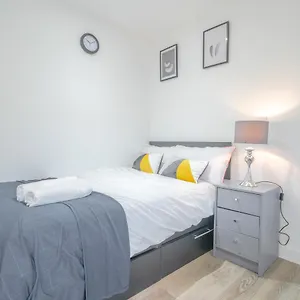  Apartment Modern Centre - Netflix, Wifi, Digital Tv United Kingdom